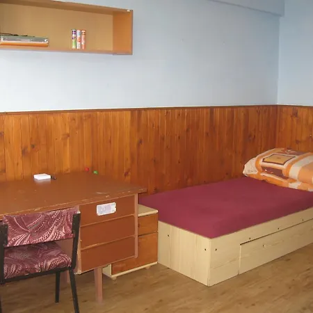 Domov Mladeze Hostel Mělník